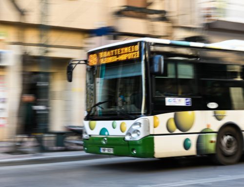 Ένα λεωφορείο αντικαθιστά 30 αυτοκίνητα στον δρόμο